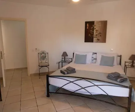 Apartament Limnaria Gardens Two Bed With Terrace And Pool Close To